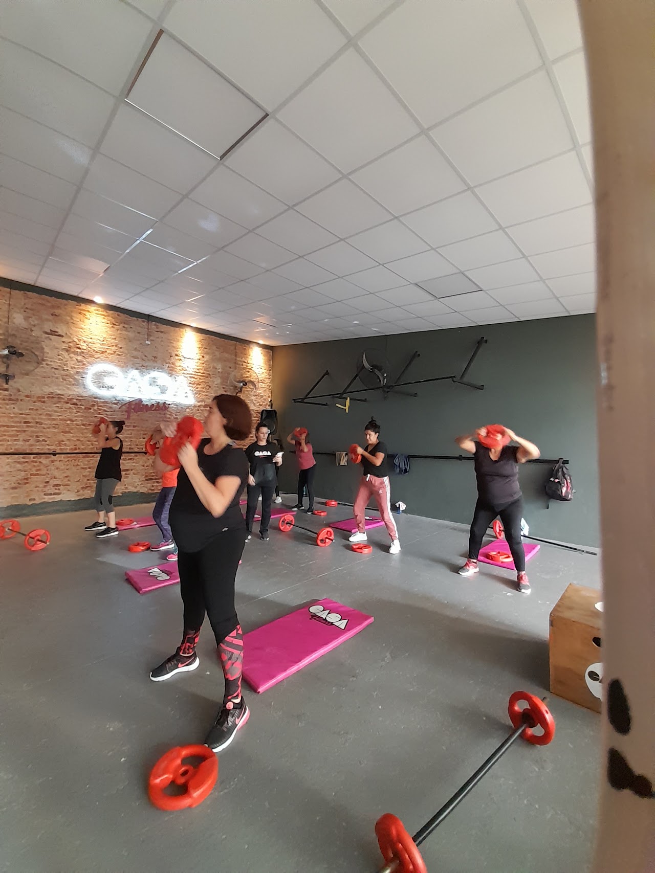 Clase grupal en CASA Fitness